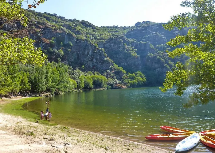 منزل ريفي La Resbalina *